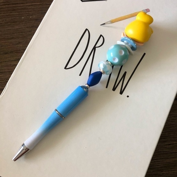 Disney Doorables: Cinderella: Cinderella Ballerina handmade beaded pen - Picture 3 of 3